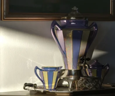 Porcelánová retro kávová konvice ve stylu Art Deco