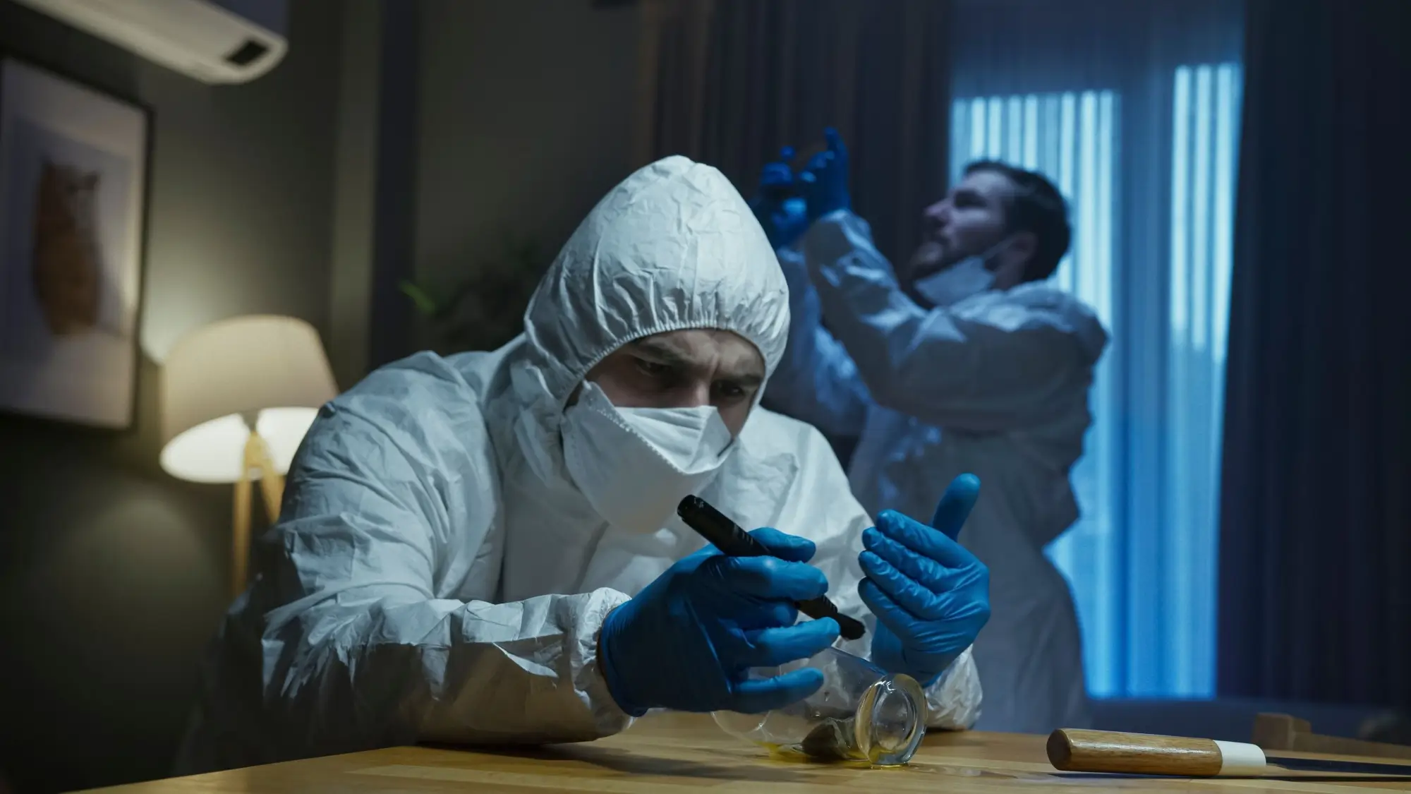 Práce forenzních techniků | TVGURU.cz Práce forenzních techniků