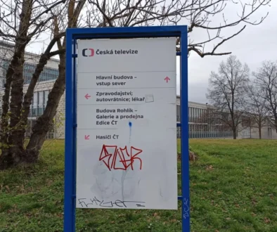 cedule česká televize v kavčích horách v praze