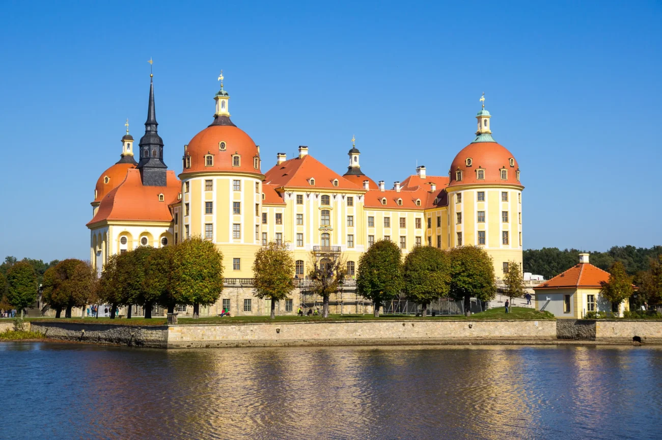 shutterstock_172233314 1 | TVGURU.cz Zámek Moritzburg v Německu.