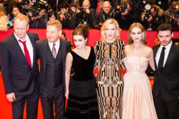 Herci z americké adaptace Popelky.