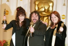 Peter Jackson přebírá oscary.