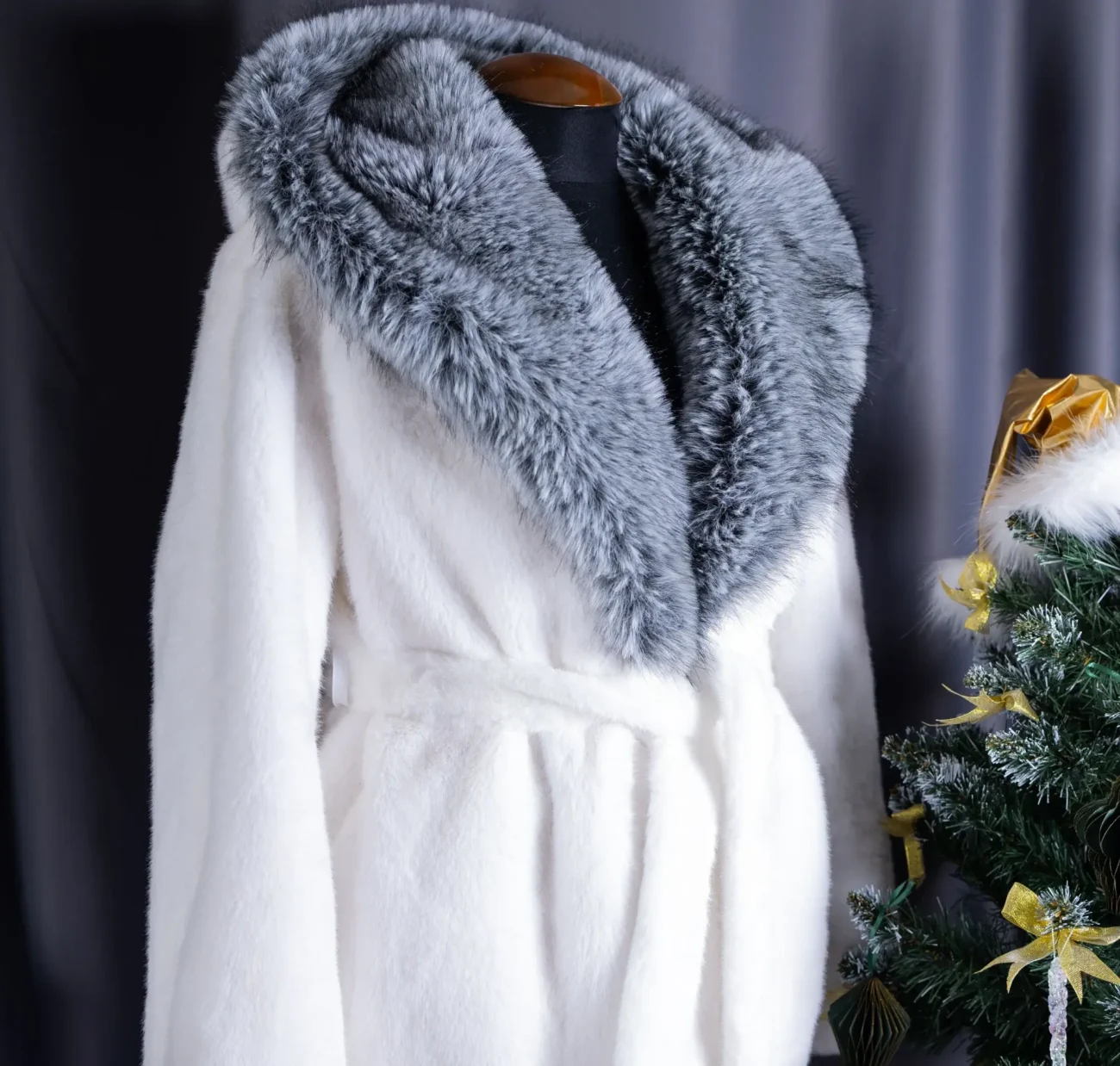 Elegantní kožíšek s páskem | TVGURU.cz Elegantní kožíšek s páskem