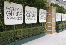 plakát v živém plotu