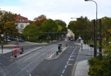 I při čekání na tramvaj se může leccos odehrát