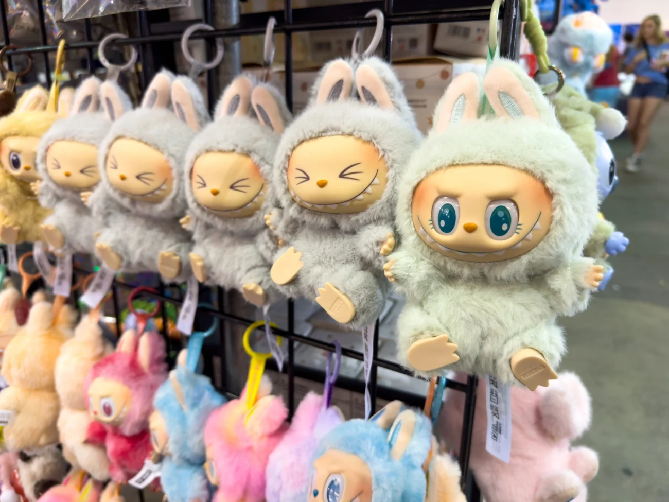 shutterstock_2660932503-scaled | TVGURU.cz panenky Labubu