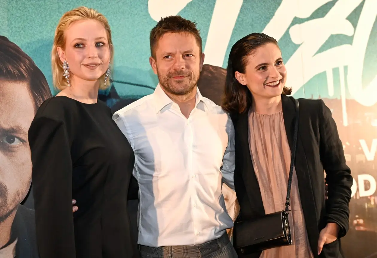 profimedia-1026870379 1 | TVGURU.cz Herci z filmu Džob.