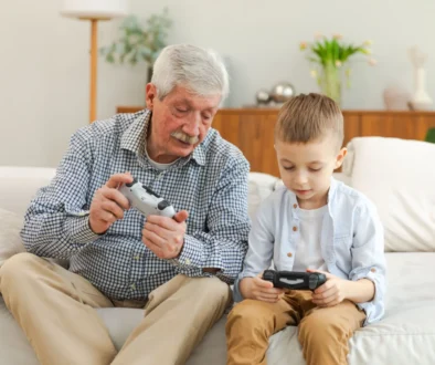 důchodce a malý chlapec