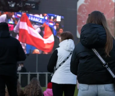 vysoká sledovanost sportovního přenosu na plátně