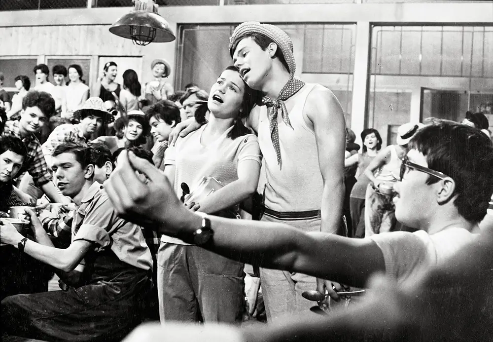 Písně z muzikálu dnes patří do zlatého fondu české pop music. | TVGURU.cz Starci na chmelu