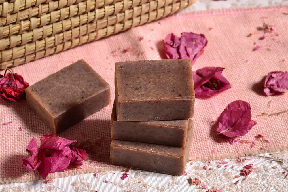 Čokoládové pralinky nejsou ze současných tuků tak lesklé. | TVGURU.cz čokoládové pralinky