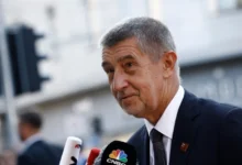 Andrej Babiš se usmívá.