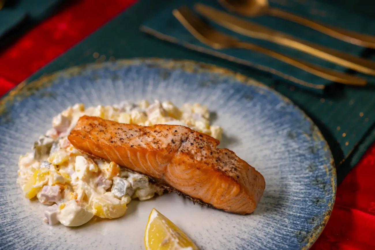 losos | TVGURU.cz losos s bramborovým salátem