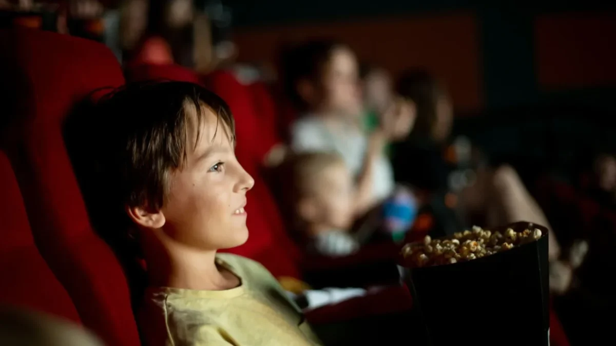 kluk v kině