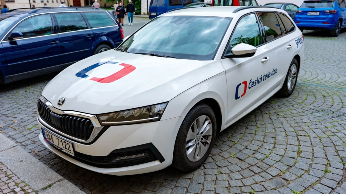 shutterstock_2697901827