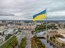 ukrajinská vlajka ve městě