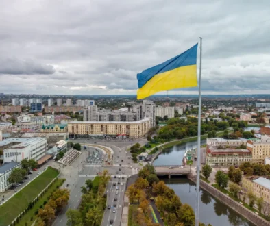 ukrajinská vlajka ve městě