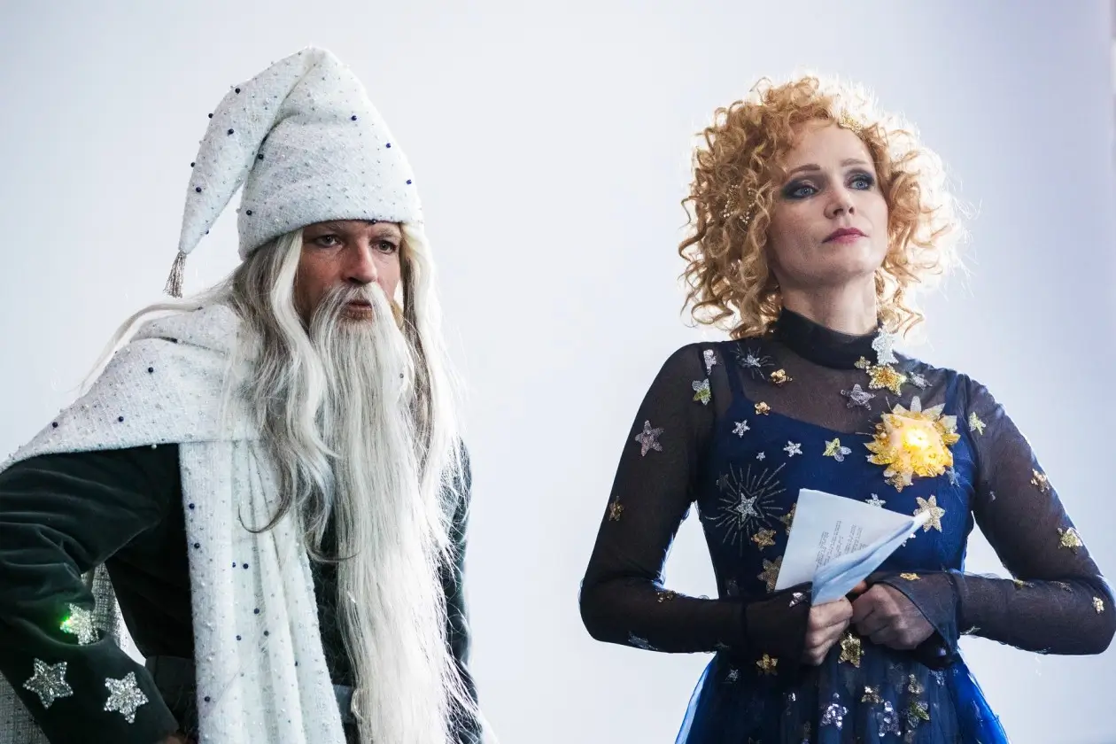 Zvítězí na nebi dobro nebo žárlivost a touha po moci? Zdroj: Profimedia | TVGURU.cz Herci z pohádky O vánoční hvězdě.