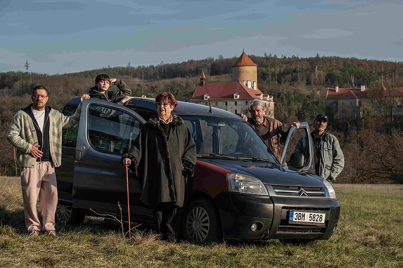 V hlavních rolích filmu Lajf se představí Jiří Mádl a Sophia Šporclová. | TVGURU.cz Film Lajf