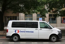 auto české televize s logem
