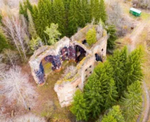 Letecký pohled na slavné filmové místo, kterému se místní vyhýbají. Zdroj: Shutterstock