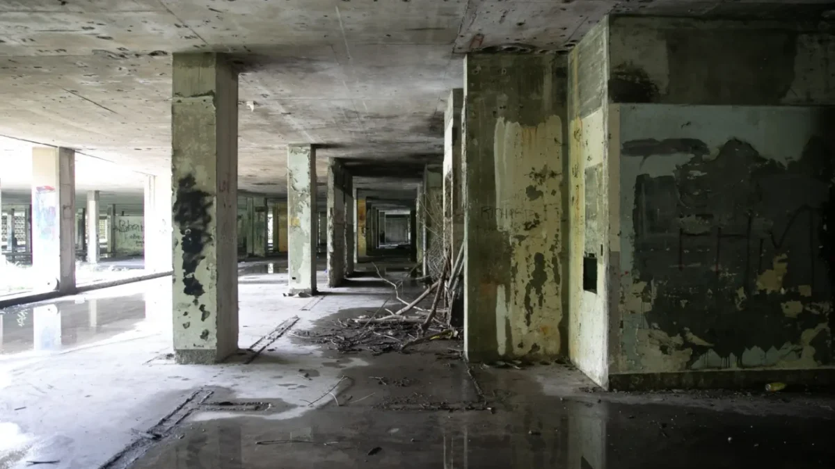 zchátralá nemocnice