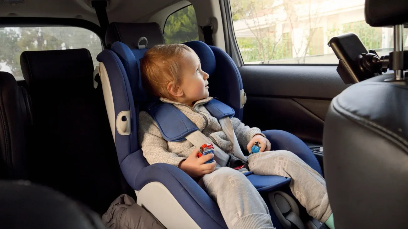 dítě v autosedačce
