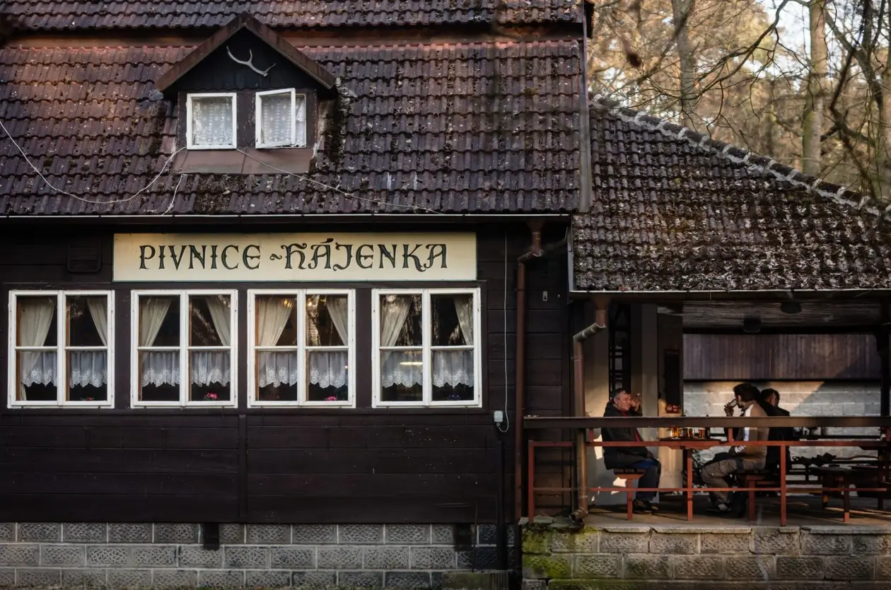 Chata z filmu Slavnosti sněženek.