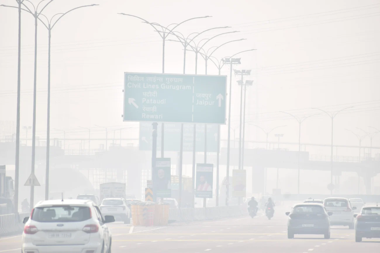 shutterstock_2699853825-min | TVGURU.cz smog nad městem