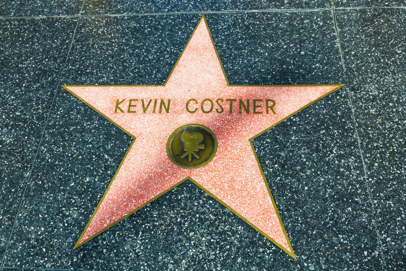 shutterstock_2515573133 | TVGURU.cz Hollywoodská hvězda se jménem Kevina Costera.