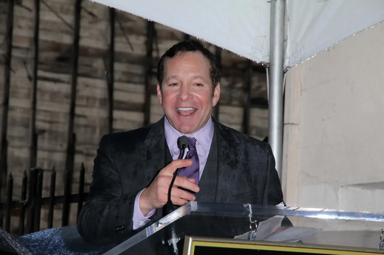 _Steve Guttenberg | TVGURU.cz Steve Guttenberg