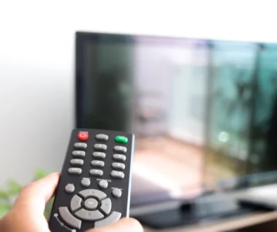 zapínání televize