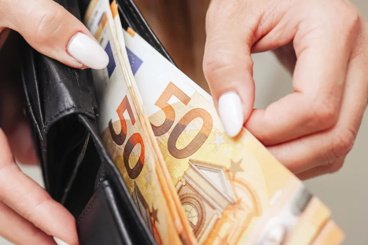 peníze v peněžence