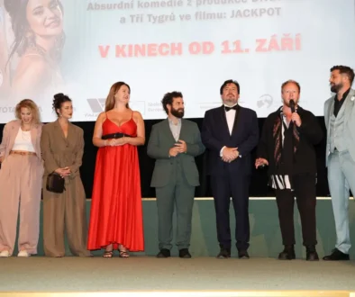 Herci představující film.