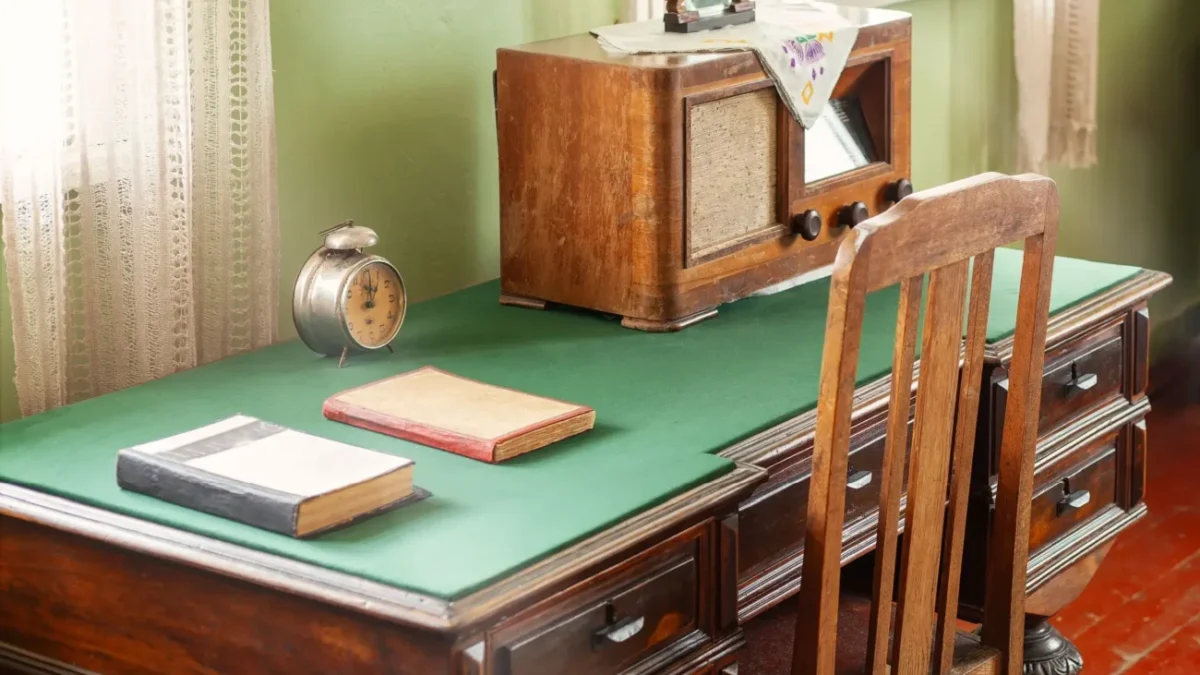 Vintage pracovní stůl