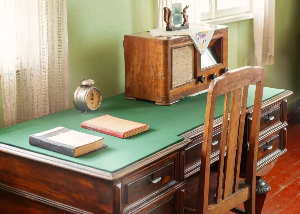 Vintage pracovní stůl