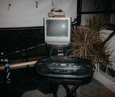 Retro obývací pokoj s televizí