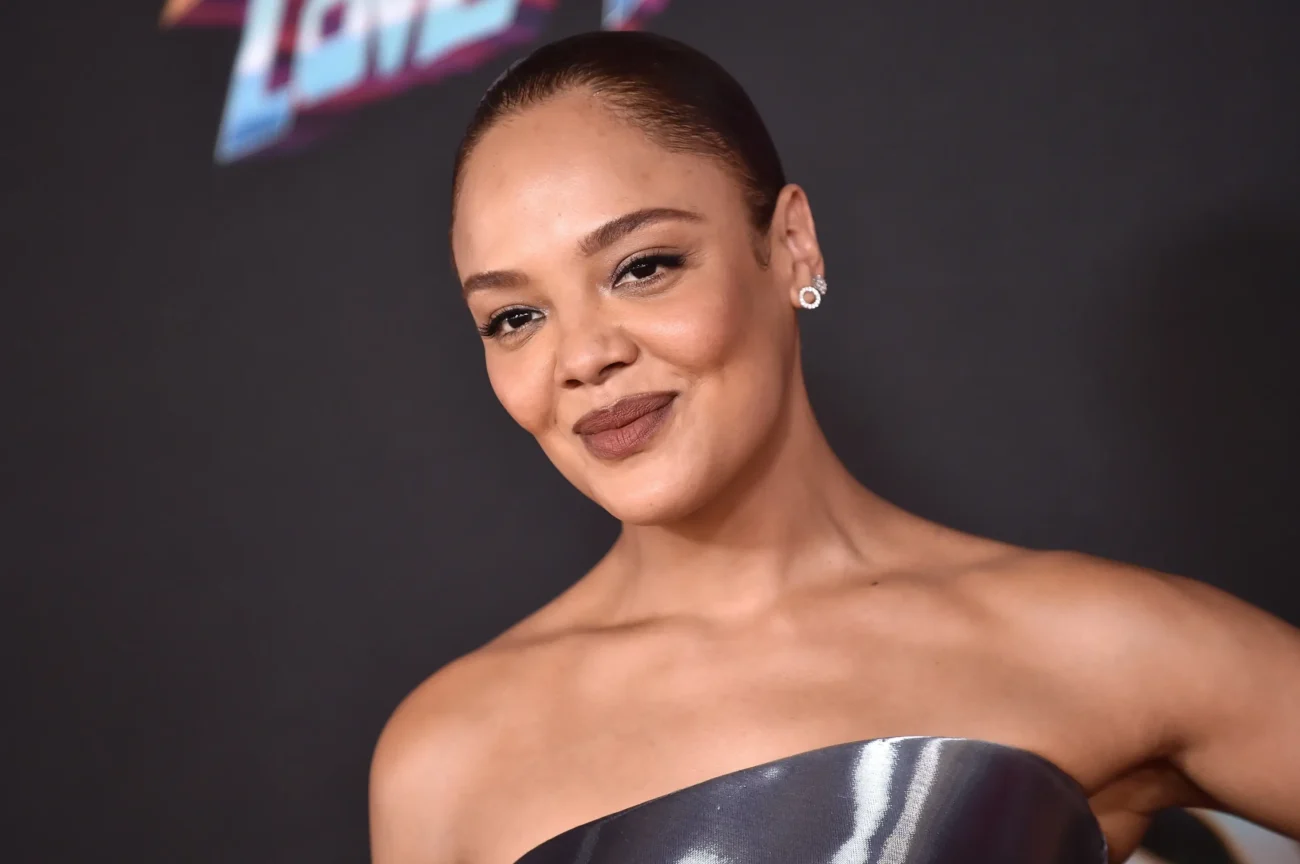 Usmívající se Tessa Thompson