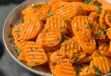 Mrkev dobře dochutíte cibulkou smaženou na másle