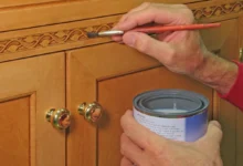 Restaurování vykládaného nábytku