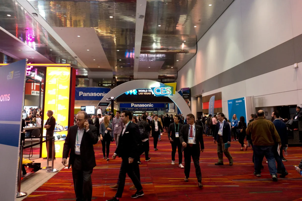 Veletrh s technologiemi. 