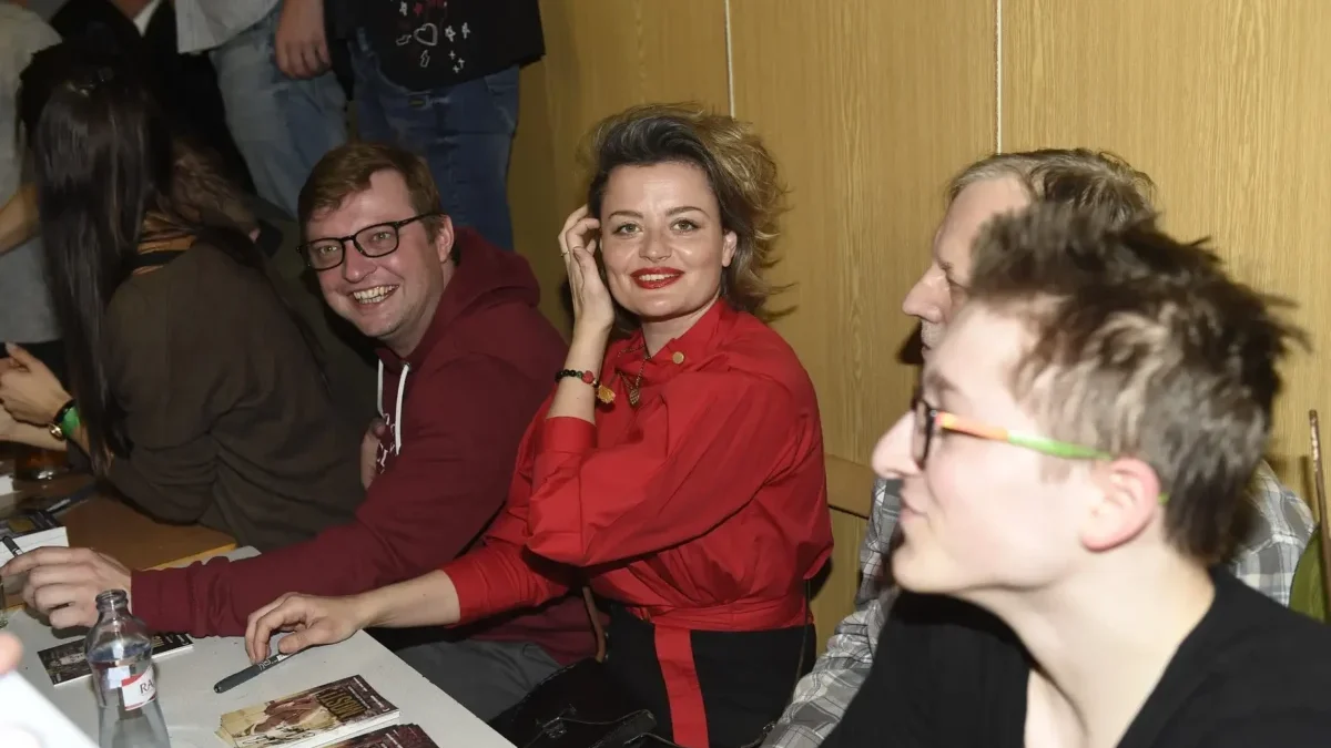 Herci seriálu Most!