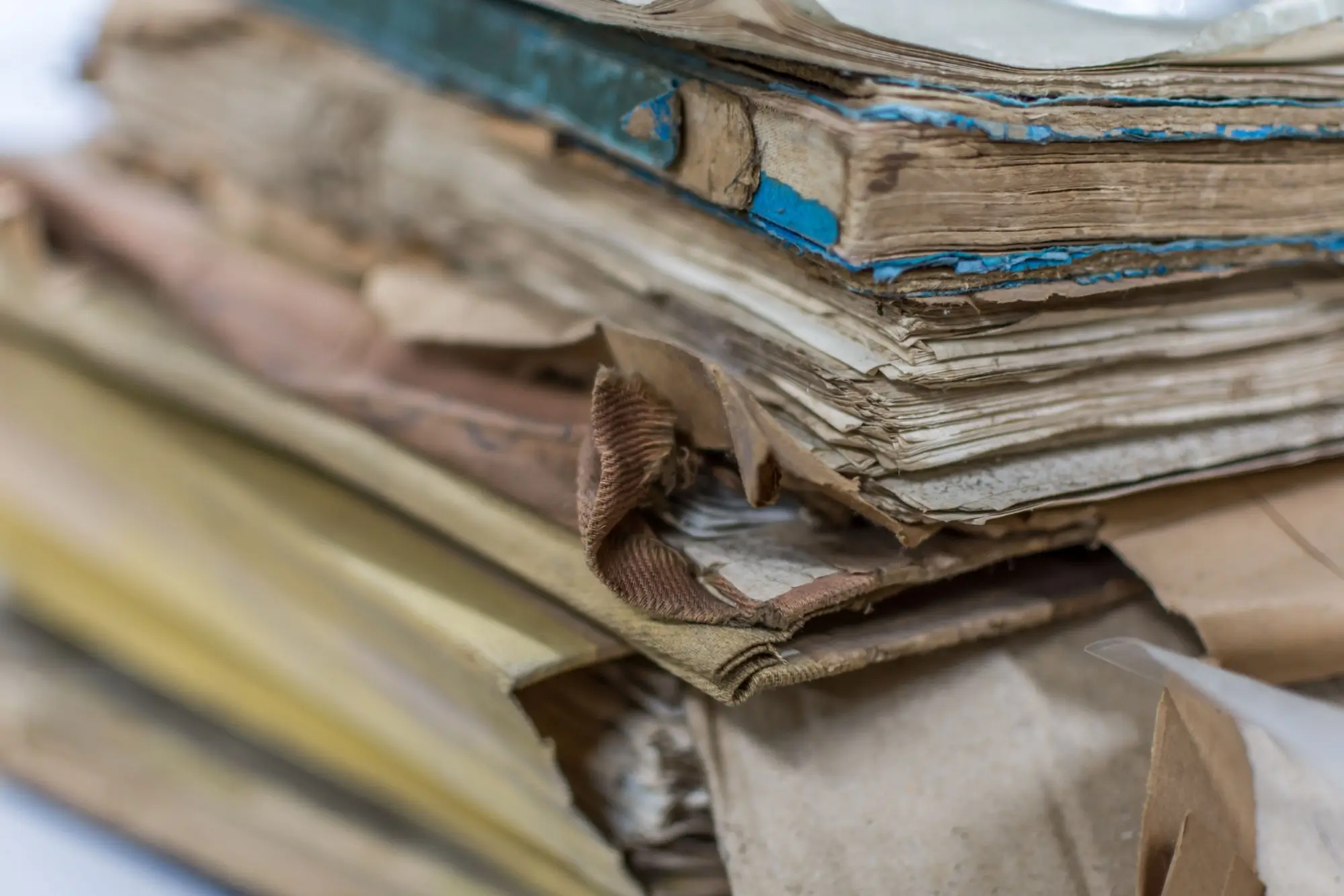 Jazyk se neustále mění. Těmto knihám rozumí už jen odborníci | TVGURU.cz Jazyk se neustále mění. Těmto knihám rozumí už jen odborníci