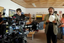 Režisér Zdeněk Troška při práci.