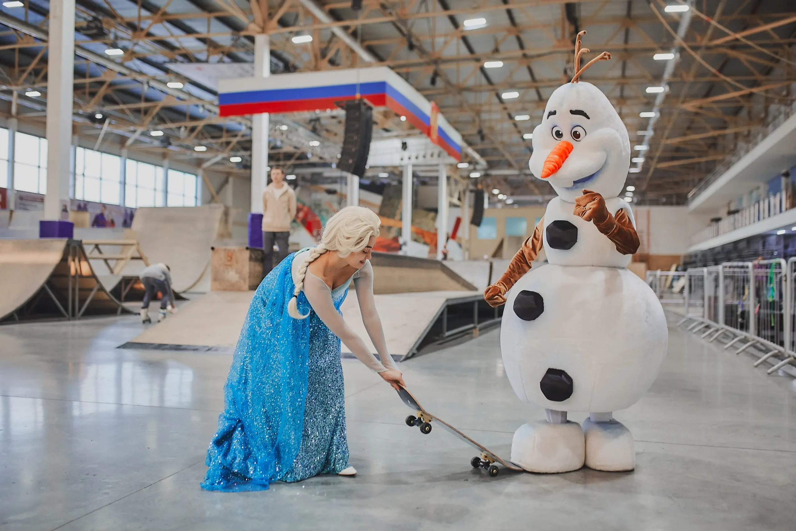 Elsa a Olaf z Ledového království.