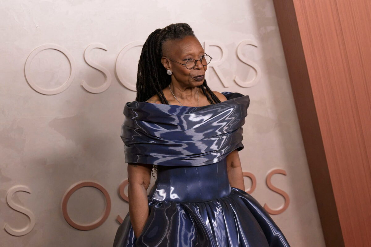 Na předávání Oscarů v loňském roce uchvátila v šatech od Christiana Siriana. Zdroj: Profimedia