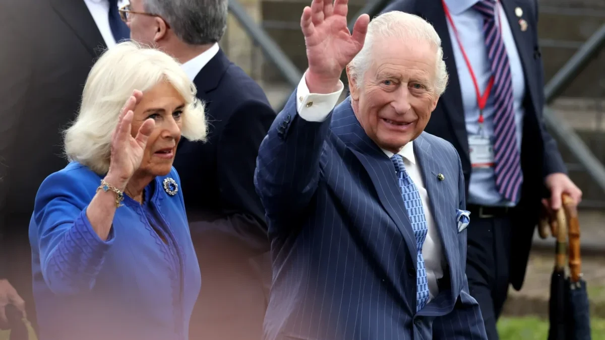 Britský král s manželkou.