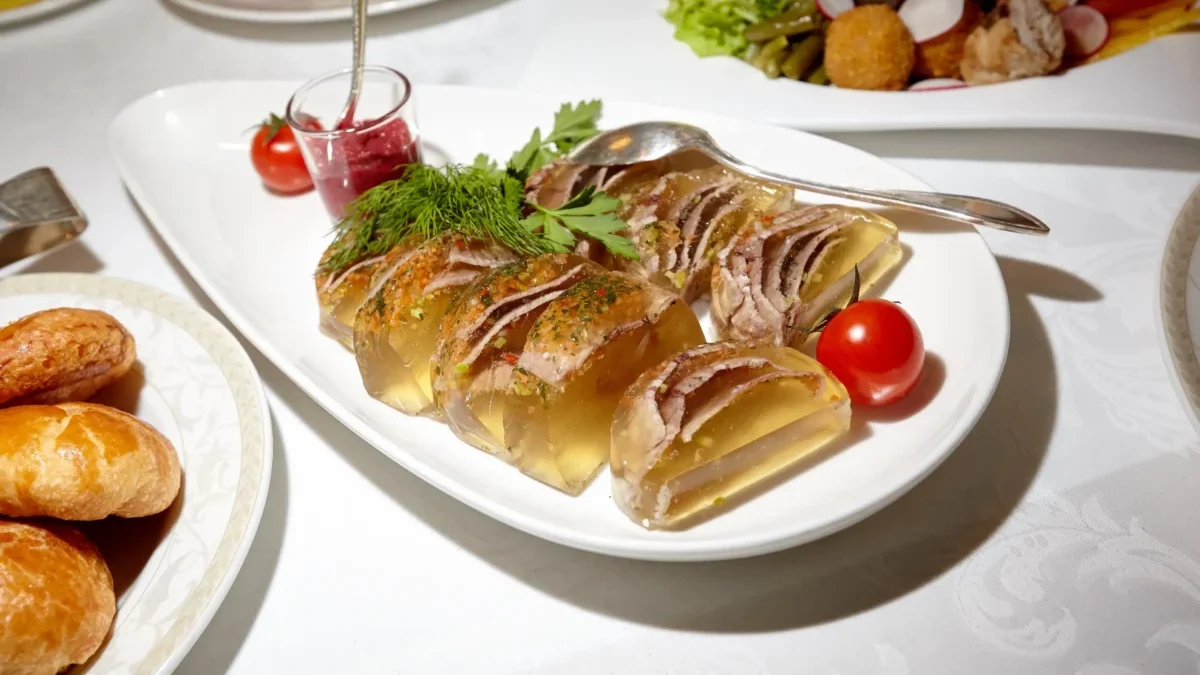 Na talíři jsou nadané aspiky.