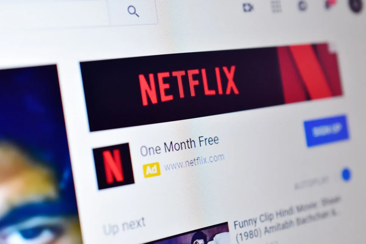 monitor s nabídkou zkušební verze zdarma