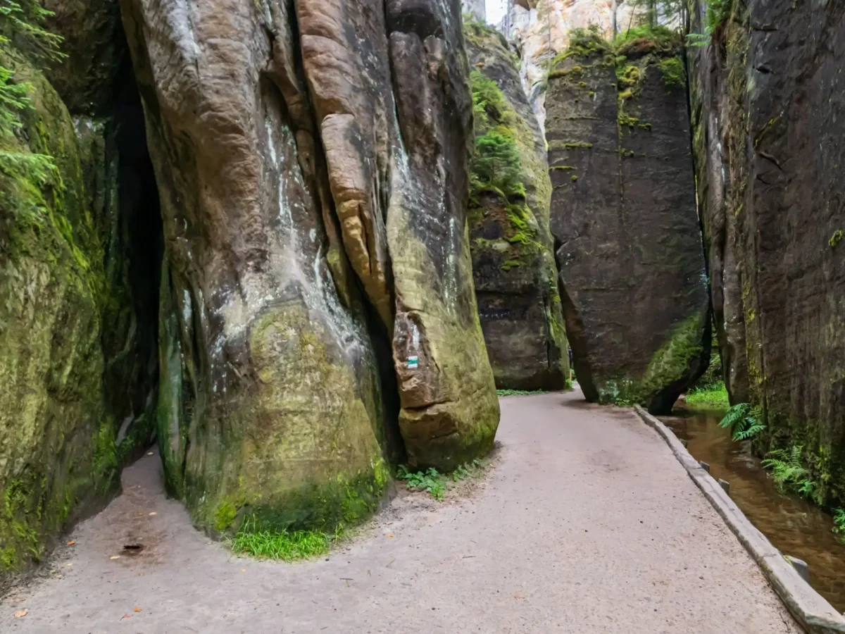 Adršpašsko-teplické skály - vlevo Myší díra